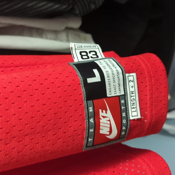 Nike size L red - Picture 4 of 4